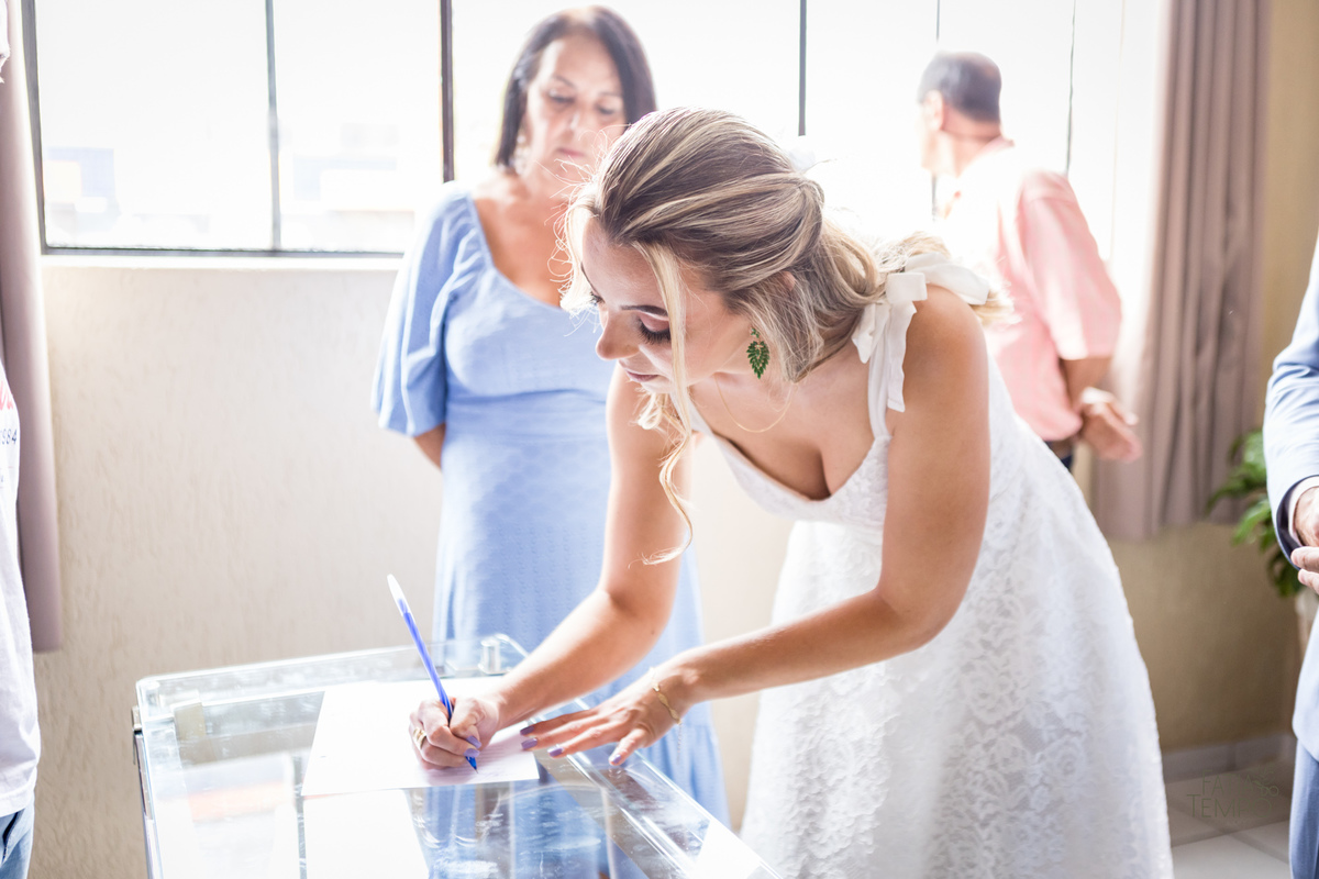 casamento, civil, cartorio, noiva, noivo, wedding, familia, vestido de noiva, decoração, restaurante, ensaio fotografico, mini wedding, mini casamento, madrinha, padrinho, pai, mãe, irmãos, irmã, festa, recepção, almoço, fotografia autoral, foto de casal,