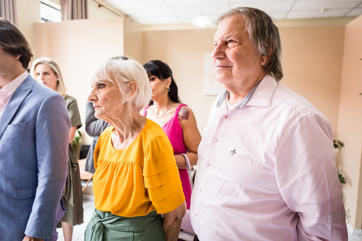casamento, civil, cartorio, noiva, noivo, wedding, familia, vestido de noiva, decoração, restaurante, ensaio fotografico, mini wedding, mini casamento, madrinha, padrinho, pai, mãe, irmãos, irmã, festa, recepção, almoço, fotografia autoral, foto de casal,