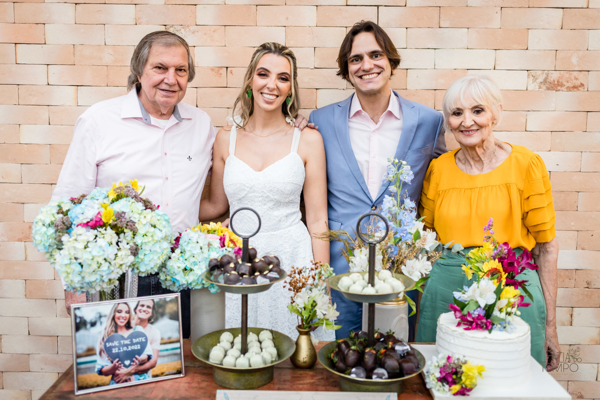 casamento, civil, cartorio, noiva, noivo, wedding, familia, vestido de noiva, decoração, restaurante, ensaio fotografico, mini wedding, mini casamento, madrinha, padrinho, pai, mãe, irmãos, irmã, festa, recepção, almoço, fotografia autoral, foto de casal,