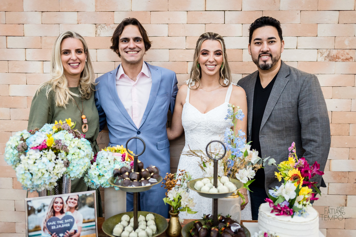 casamento, civil, cartorio, noiva, noivo, wedding, familia, vestido de noiva, decoração, restaurante, ensaio fotografico, mini wedding, mini casamento, madrinha, padrinho, pai, mãe, irmãos, irmã, festa, recepção, almoço, fotografia autoral, foto de casal,