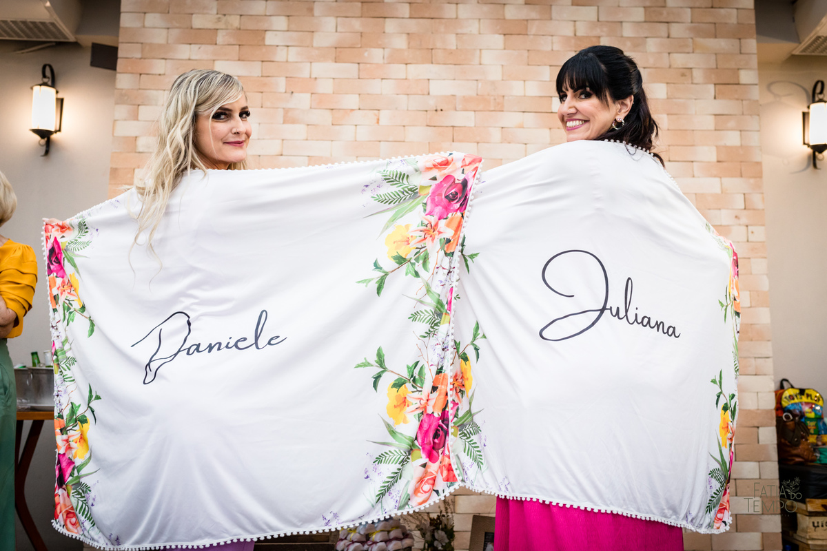 casamento, civil, cartorio, noiva, noivo, wedding, familia, vestido de noiva, decoração, restaurante, ensaio fotografico, mini wedding, mini casamento, madrinha, padrinho, pai, mãe, irmãos, irmã, festa, recepção, almoço, fotografia autoral, foto de casal,