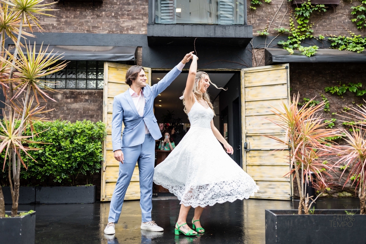 casamento, civil, cartorio, noiva, noivo, wedding, familia, vestido de noiva, decoração, restaurante, ensaio fotografico, mini wedding, mini casamento, madrinha, padrinho, pai, mãe, irmãos, irmã, festa, recepção, almoço, fotografia autoral, foto de casal,