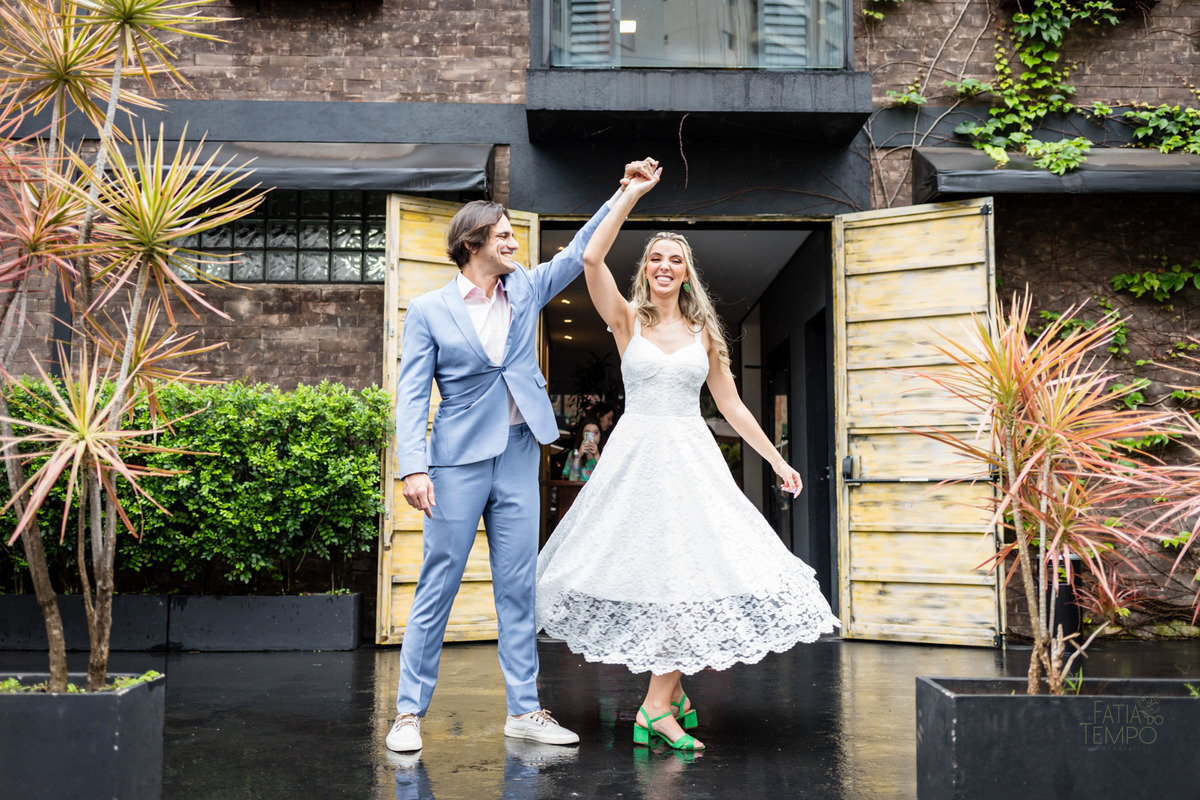 casamento, civil, cartorio, noiva, noivo, wedding, familia, vestido de noiva, decoração, restaurante, ensaio fotografico, mini wedding, mini casamento, madrinha, padrinho, pai, mãe, irmãos, irmã, festa, recepção, almoço, fotografia autoral, foto de casal,