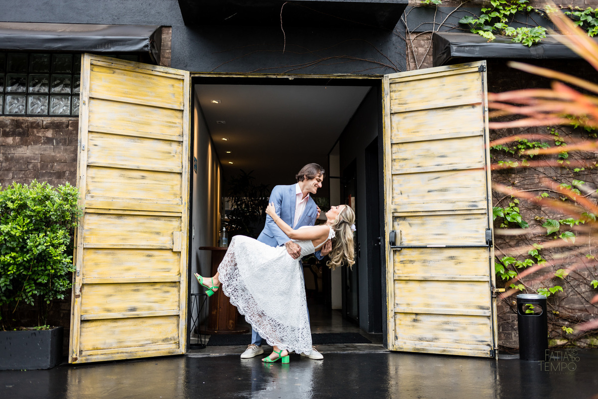 casamento, civil, cartorio, noiva, noivo, wedding, familia, vestido de noiva, decoração, restaurante, ensaio fotografico, mini wedding, mini casamento, madrinha, padrinho, pai, mãe, irmãos, irmã, festa, recepção, almoço, fotografia autoral, foto de casal,