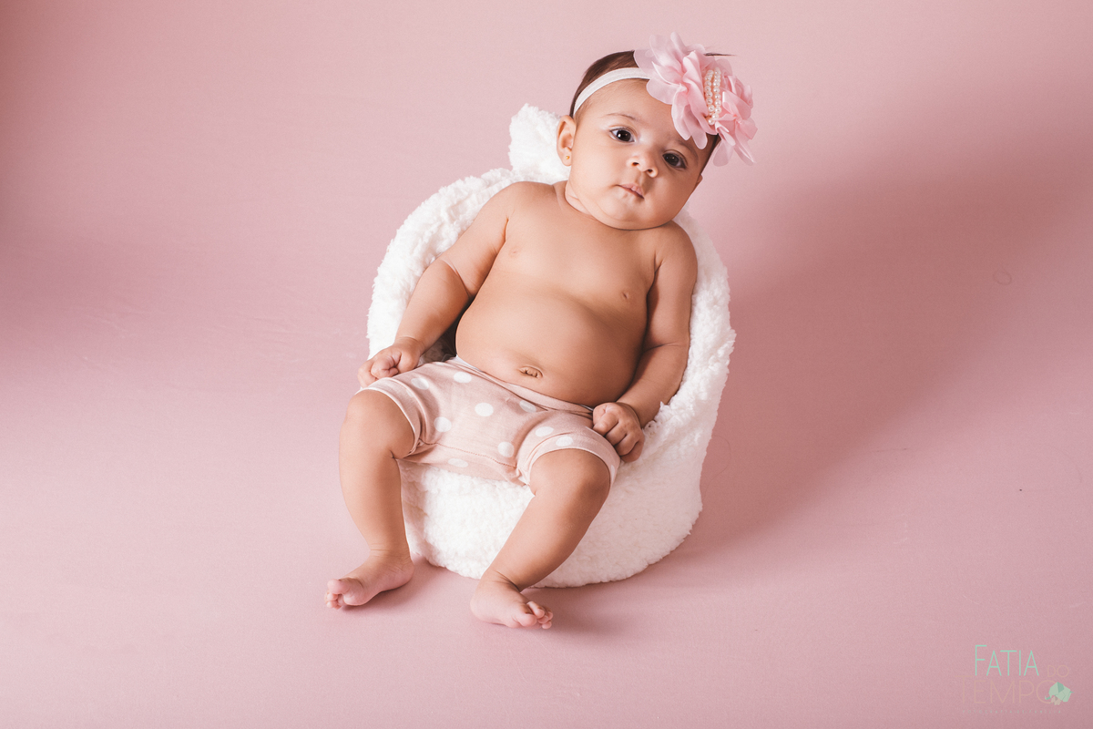 ensaio acompanhamento, mae de menina, fotos de bebe, estudio fotografico, estudio em sao caetano, estudio em santo andré, fotos de acompanhamento mensal de bebe, acompanhamento mensal bebe, ensaio de bebe, ensaio de criança, ensaio clean