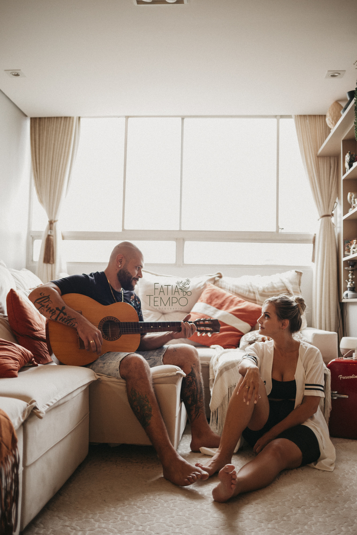 ensaio de casal, ensaio de casal em casa, ensaio lifestyle, ensaio em casa, pre casamento lifestyle, pre casamento em casa, lifestyle, pre casamento, pre wedding, ensaio pre casamento, ensaio pre wedding, fotos em casa, ensaio em casa