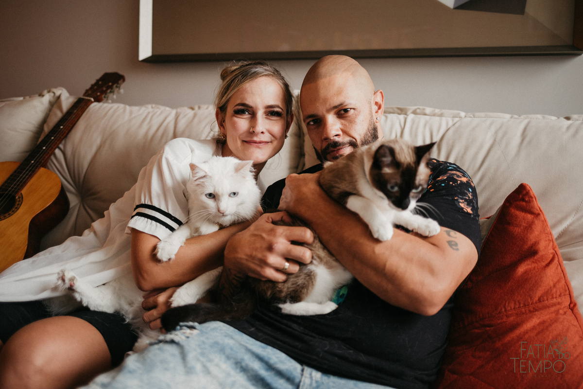 ensaio de casal, ensaio de casal em casa, ensaio lifestyle, ensaio em casa, pre casamento lifestyle, pre casamento em casa, lifestyle, pre casamento, pre wedding, ensaio pre casamento, ensaio pre wedding, fotos em casa, ensaio em casa