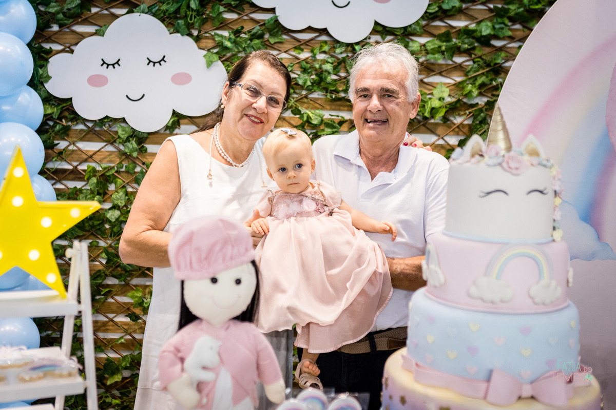 aniversario, festa, criança, infantil, buffet, bolo de aniversario, foto infantil, decoração, brincadeiras, familia, buffet infantil, 1 ano, Santo André, sao Caetano, ensaio fotografico, smash the cake, smash the fruit, paint baby, estudio fotográfico, 