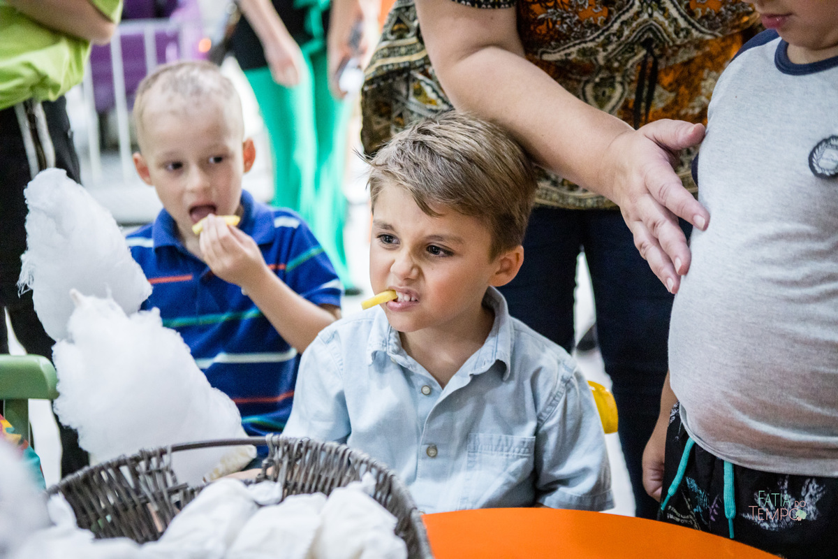aniversario, festa, criança, infantil, buffet, bolo de aniversario, foto infantil, decoração, brincadeiras, familia, buffet infantil, 1 ano, Santo André, sao Caetano, ensaio fotografico, smash the cake, smash the fruit, paint baby, estudio fotográfico, 