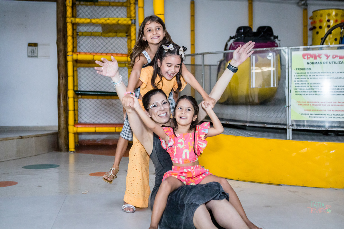 aniversario, festa, criança, infantil, buffet, bolo de aniversario, foto infantil, decoração, brincadeiras, familia, buffet infantil, 1 ano, Santo André, sao Caetano, ensaio fotografico, smash the cake, smash the fruit, paint baby, estudio fotográfico, 