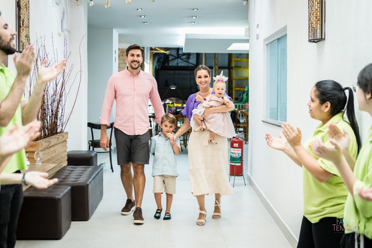 aniversario, festa, criança, infantil, buffet, bolo de aniversario, foto infantil, decoração, brincadeiras, familia, buffet infantil, 1 ano, Santo André, sao Caetano, ensaio fotografico, smash the cake, smash the fruit, paint baby, estudio fotográfico, 
