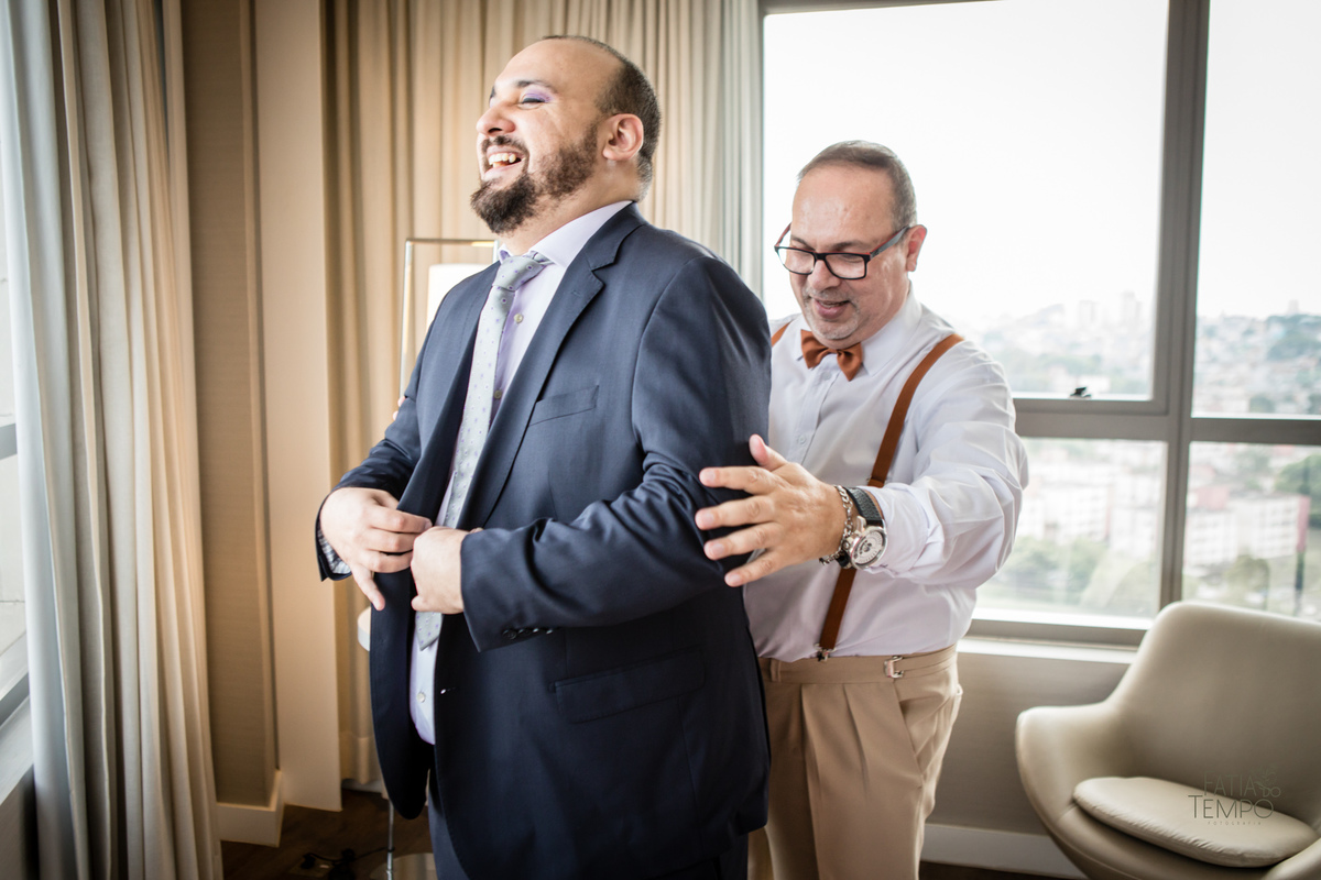 casamento, wedding, buffet, festa, meninos, homoafetivo, lgbtqia+, gay, hétero, familia, felicidade, amor, make, fotografia, autoral, profissional, maquiagem, cerimônia, balada, Dança, dia do noivo, amigos, padrinhos, vestido de festa, pai, mae, 