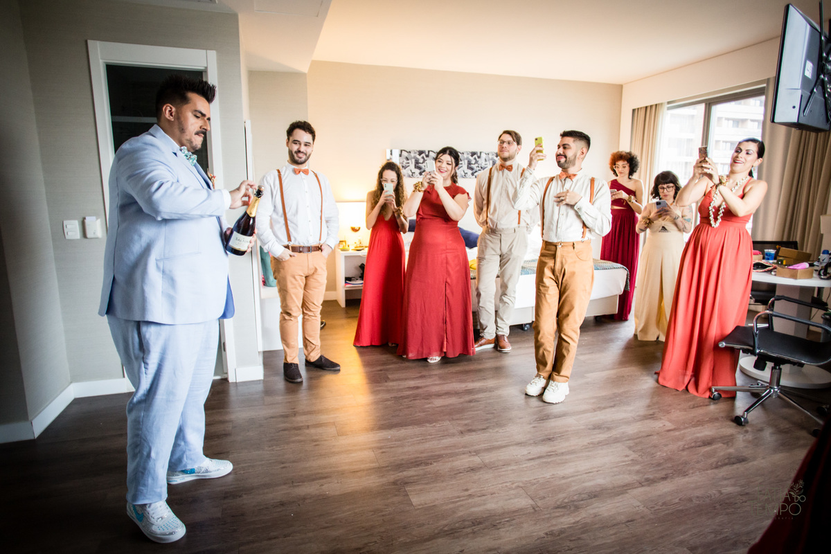 casamento, wedding, buffet, festa, meninos, homoafetivo, lgbtqia+, gay, hétero, familia, felicidade, amor, make, fotografia, autoral, profissional, maquiagem, cerimônia, balada, Dança, dia do noivo, amigos, padrinhos, vestido de festa, pai, mae, 