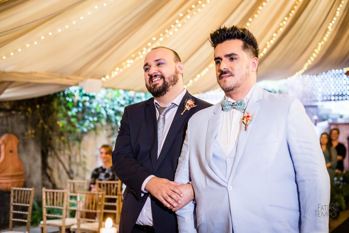 casamento, wedding, buffet, festa, meninos, homoafetivo, lgbtqia+, gay, hétero, familia, felicidade, amor, make, fotografia, autoral, profissional, maquiagem, cerimônia, balada, Dança, dia do noivo, amigos, padrinhos, vestido de festa, pai, mae, 