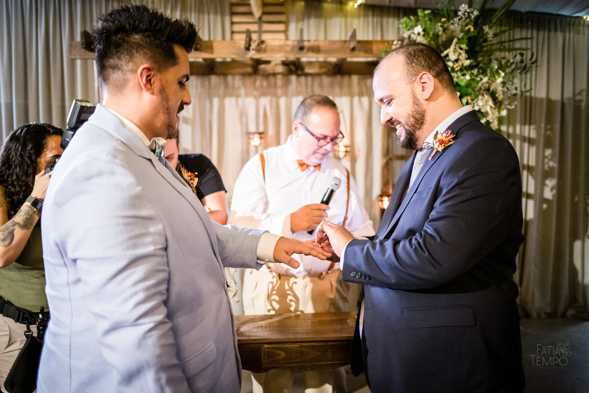 casamento, wedding, buffet, festa, meninos, homoafetivo, lgbtqia+, gay, hétero, familia, felicidade, amor, make, fotografia, autoral, profissional, maquiagem, cerimônia, balada, Dança, dia do noivo, amigos, padrinhos, vestido de festa, pai, mae, 