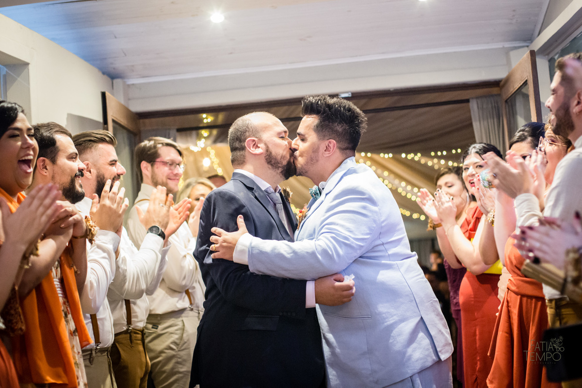 casamento, wedding, buffet, festa, meninos, homoafetivo, lgbtqia+, gay, hétero, familia, felicidade, amor, make, fotografia, autoral, profissional, maquiagem, cerimônia, balada, Dança, dia do noivo, amigos, padrinhos, vestido de festa, pai, mae, 