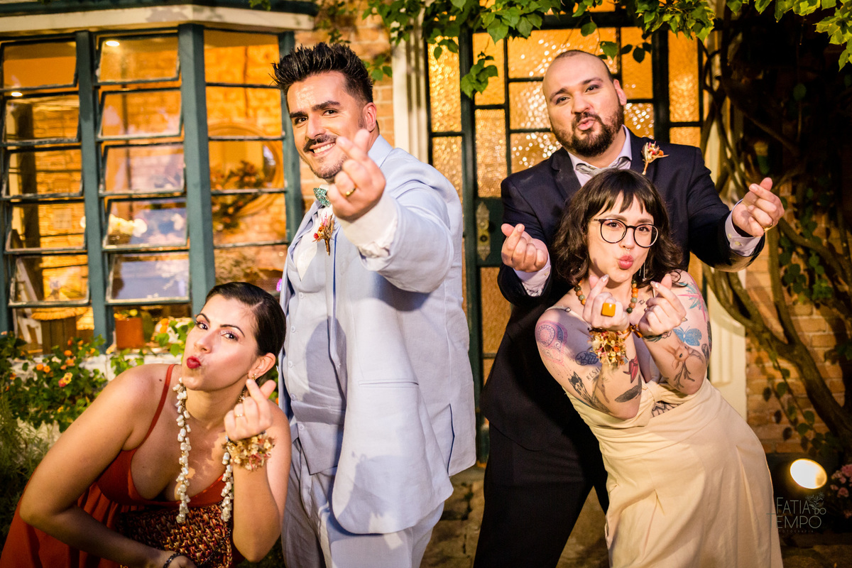 casamento, wedding, buffet, festa, meninos, homoafetivo, lgbtqia+, gay, hétero, familia, felicidade, amor, make, fotografia, autoral, profissional, maquiagem, cerimônia, balada, Dança, dia do noivo, amigos, padrinhos, vestido de festa, pai, mae, 