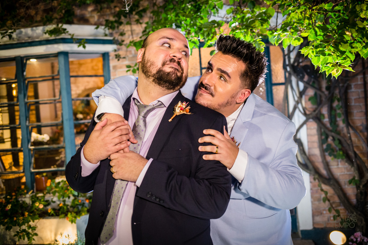 casamento, wedding, buffet, festa, meninos, homoafetivo, lgbtqia+, gay, hétero, familia, felicidade, amor, make, fotografia, autoral, profissional, maquiagem, cerimônia, balada, Dança, dia do noivo, amigos, padrinhos, vestido de festa, pai, mae, 