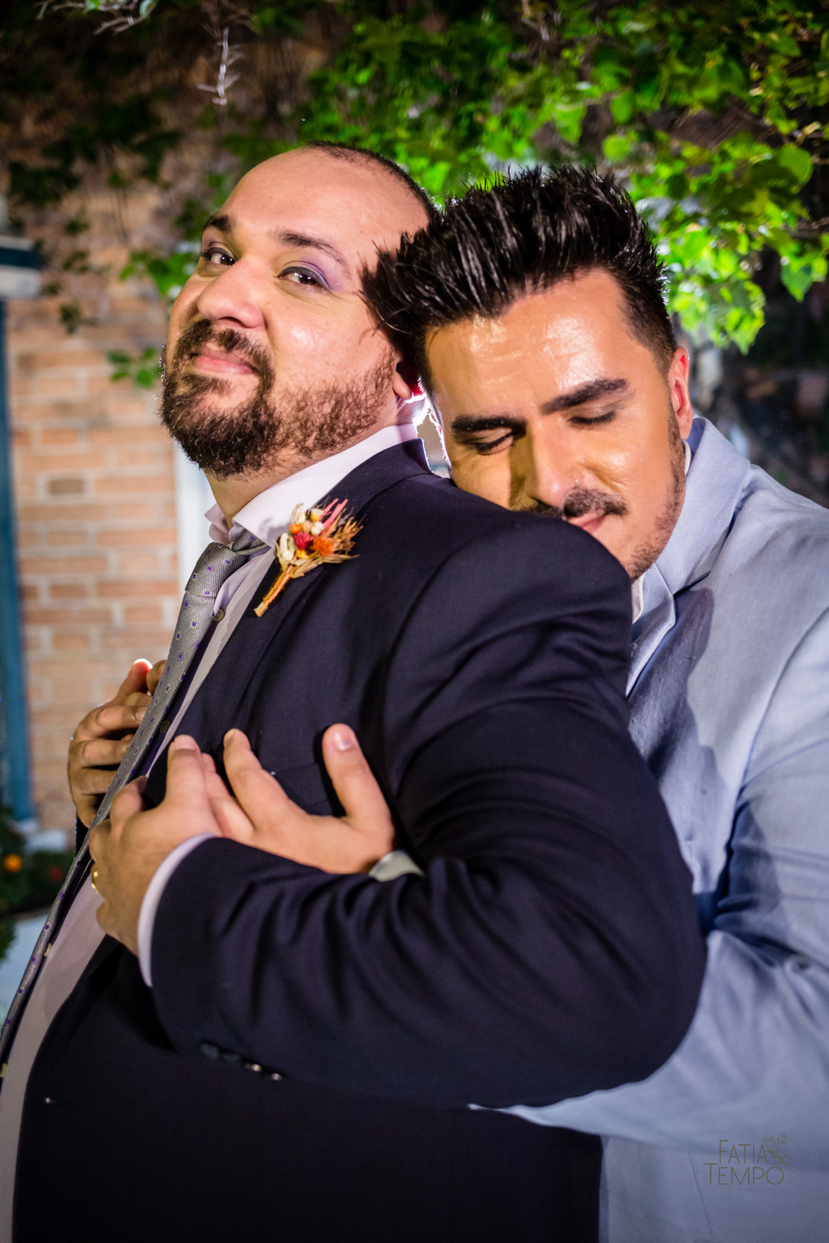 casamento, wedding, buffet, festa, meninos, homoafetivo, lgbtqia+, gay, hétero, familia, felicidade, amor, make, fotografia, autoral, profissional, maquiagem, cerimônia, balada, Dança, dia do noivo, amigos, padrinhos, vestido de festa, pai, mae, 
