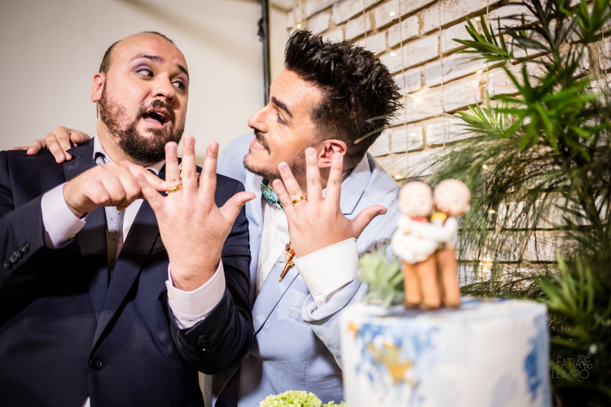 casamento, wedding, buffet, festa, meninos, homoafetivo, lgbtqia+, gay, hétero, familia, felicidade, amor, make, fotografia, autoral, profissional, maquiagem, cerimônia, balada, Dança, dia do noivo, amigos, padrinhos, vestido de festa, pai, mae, 