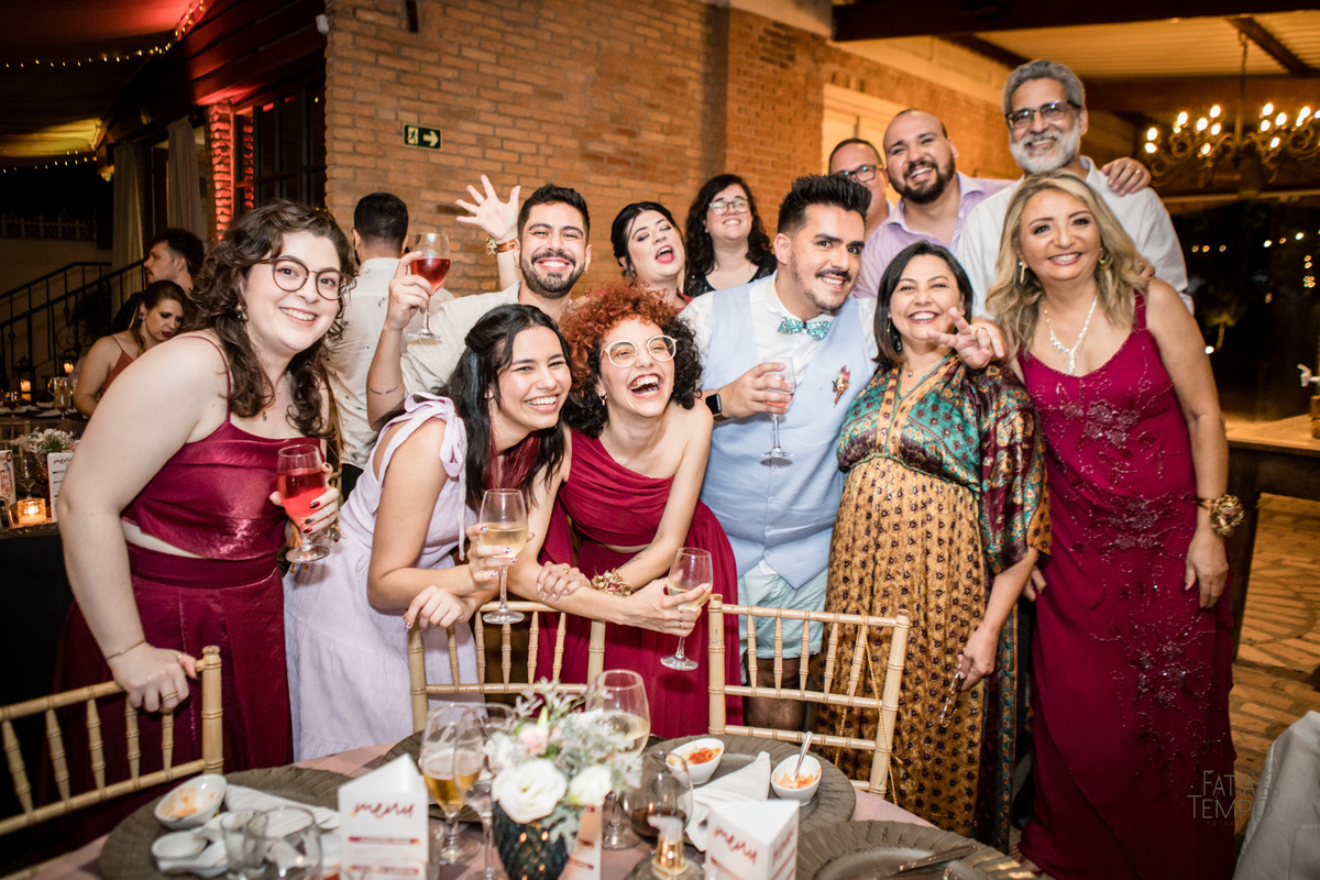 casamento, wedding, buffet, festa, meninos, homoafetivo, lgbtqia+, gay, hétero, familia, felicidade, amor, make, fotografia, autoral, profissional, maquiagem, cerimônia, balada, Dança, dia do noivo, amigos, padrinhos, vestido de festa, pai, mae, 