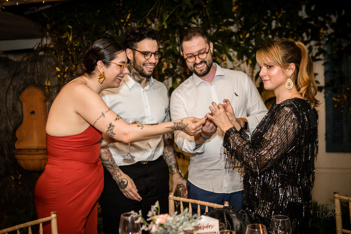 casamento, wedding, buffet, festa, meninos, homoafetivo, lgbtqia+, gay, hétero, familia, felicidade, amor, make, fotografia, autoral, profissional, maquiagem, cerimônia, balada, Dança, dia do noivo, amigos, padrinhos, vestido de festa, pai, mae, 