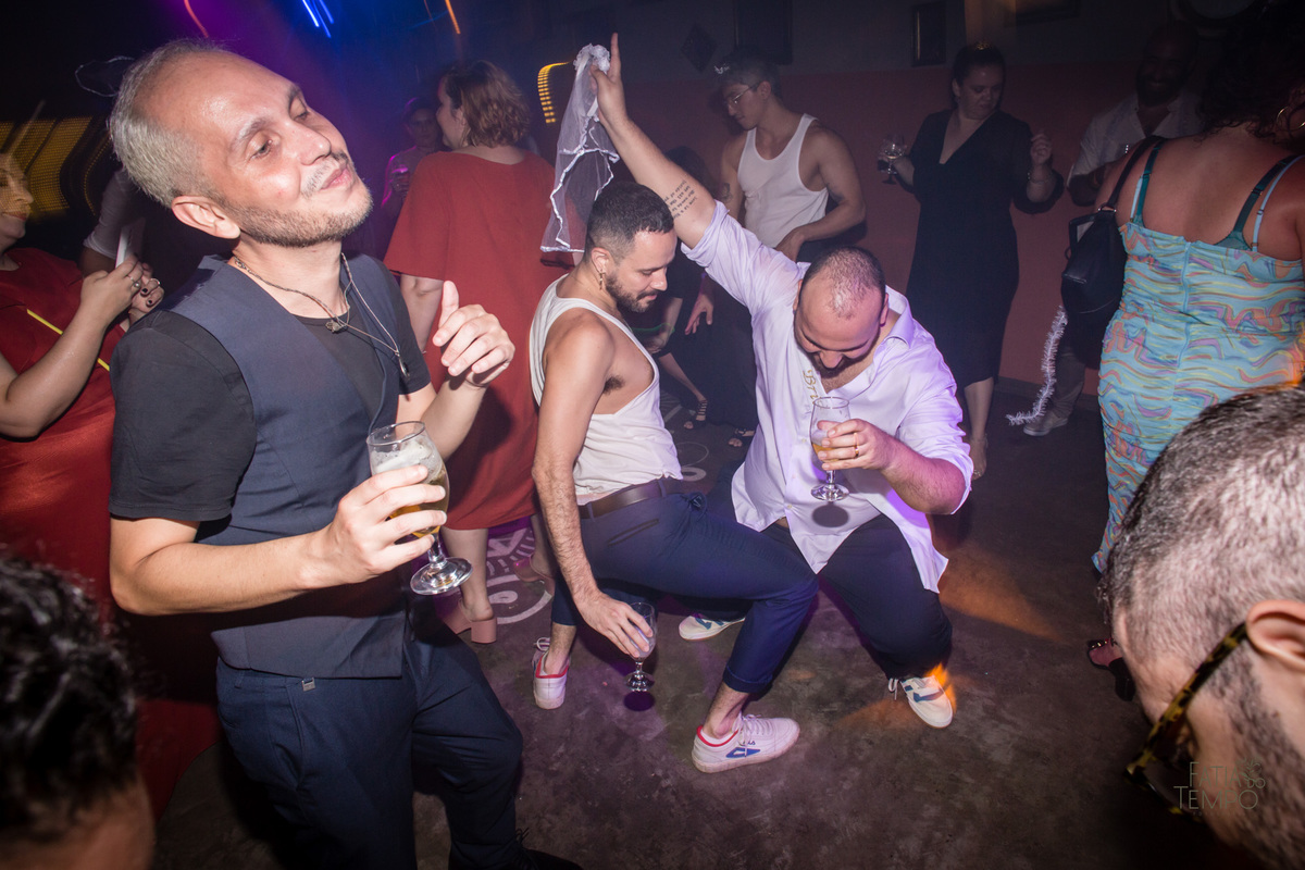 casamento, wedding, buffet, festa, meninos, homoafetivo, lgbtqia+, gay, hétero, familia, felicidade, amor, make, fotografia, autoral, profissional, maquiagem, cerimônia, balada, Dança, dia do noivo, amigos, padrinhos, vestido de festa, pai, mae, 