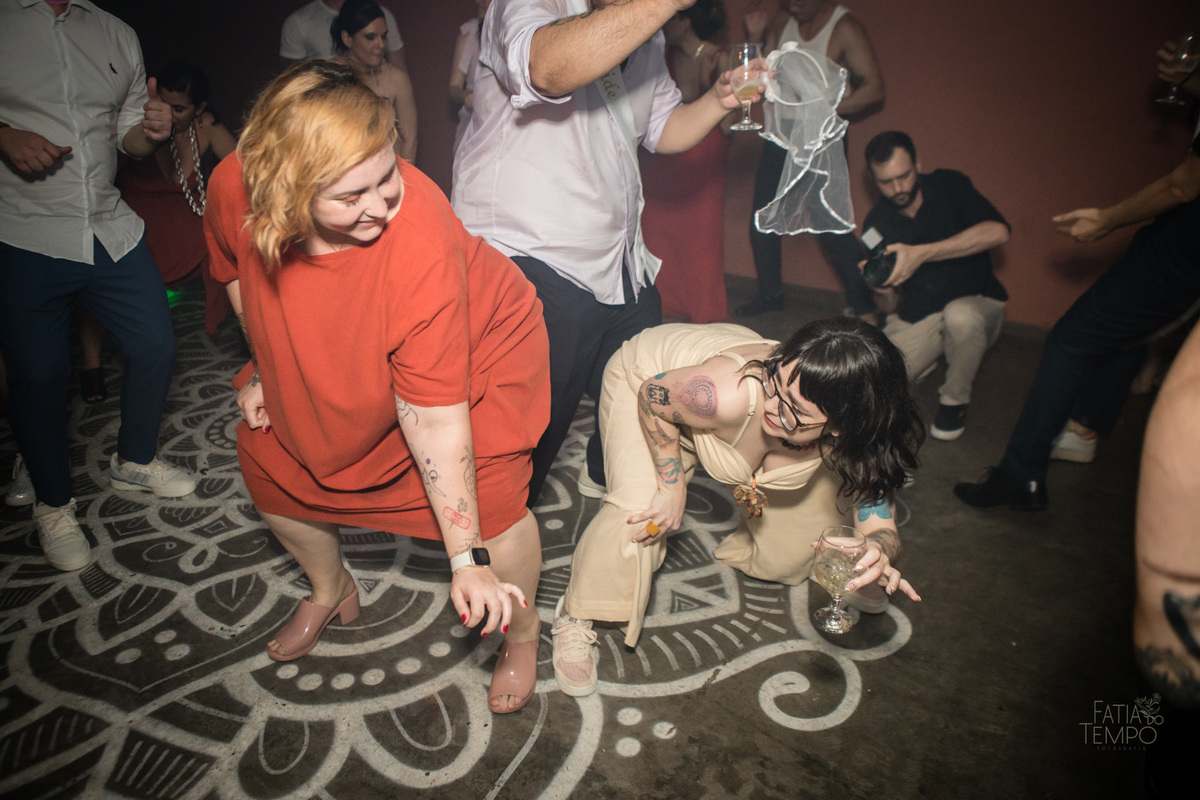 casamento, wedding, buffet, festa, meninos, homoafetivo, lgbtqia+, gay, hétero, familia, felicidade, amor, make, fotografia, autoral, profissional, maquiagem, cerimônia, balada, Dança, dia do noivo, amigos, padrinhos, vestido de festa, pai, mae, 