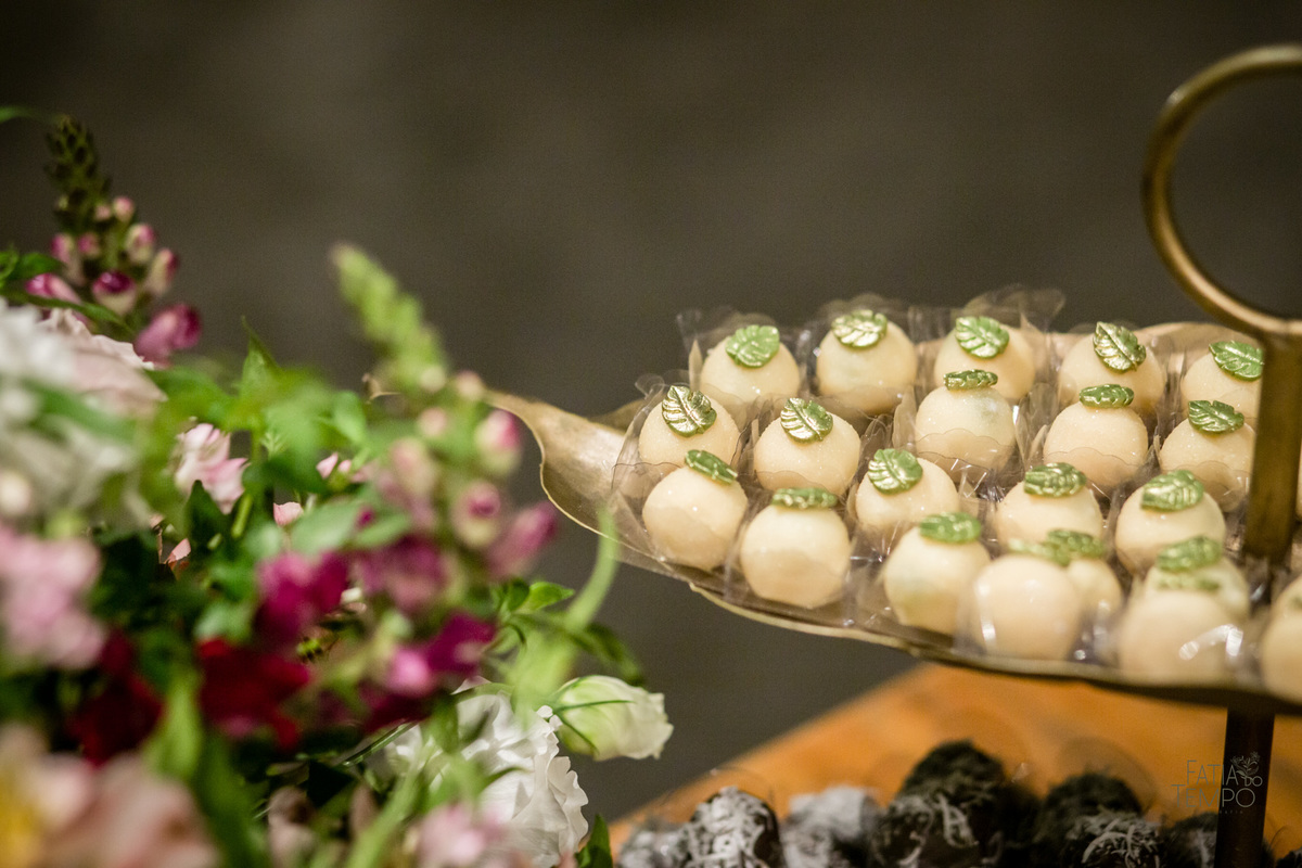 casamento, wedding, sitio, campo, jardim, buffet, decoração, fotografia, noiva, noivo, vestido, festa, flores, são paulo, fatia do tempo, foto de casamento, elegante, autoral, afetiva, empatia, atemporal, melhor foto, melhor buffet, comida, culinária, 