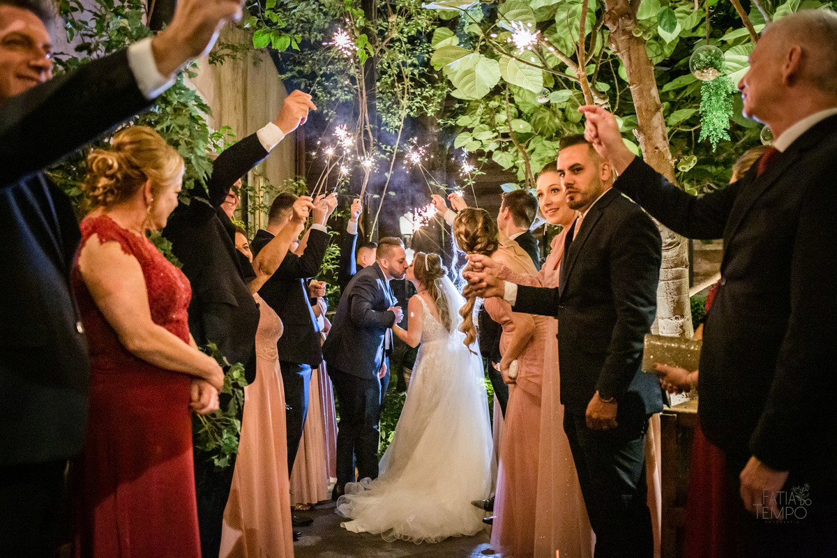 casamento, wedding, sitio, campo, jardim, buffet, decoração, fotografia, noiva, noivo, vestido, festa, flores, são paulo, fatia do tempo, foto de casamento, elegante, autoral, afetiva, empatia, atemporal, melhor foto, melhor buffet, comida, culinária, 