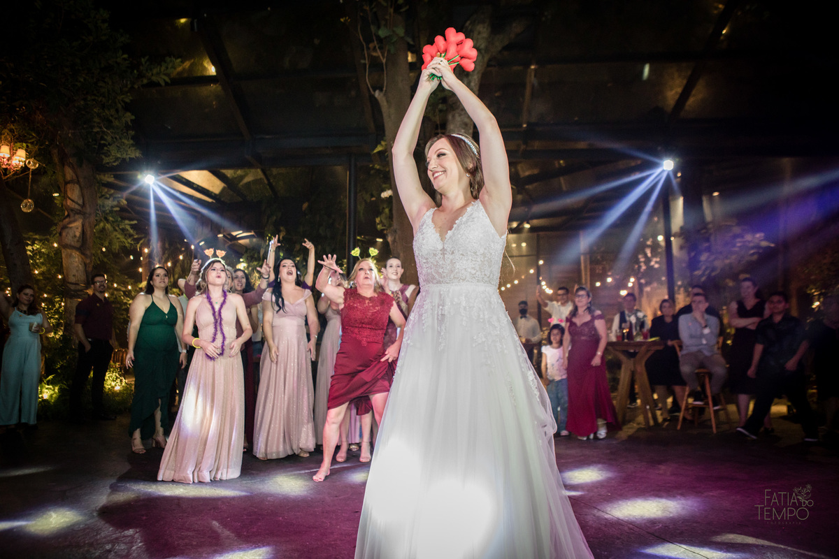 casamento, wedding, sitio, campo, jardim, buffet, decoração, fotografia, noiva, noivo, vestido, festa, flores, são paulo, fatia do tempo, foto de casamento, elegante, autoral, afetiva, empatia, atemporal, melhor foto, melhor buffet, comida, culinária, 