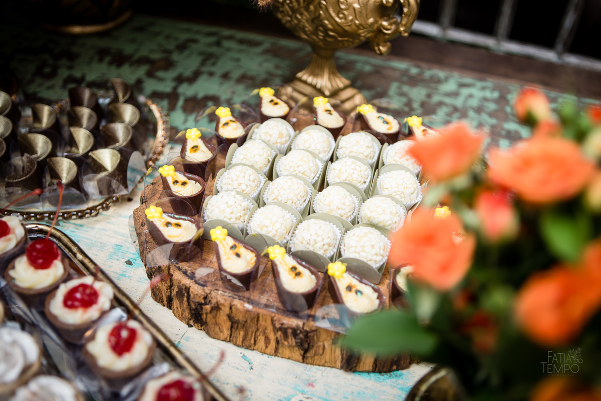 casamento, wedding, buffet, vestido de noiva, maquiagem, make, dia da noiva, noiva, noivo, roupa, madrinhas, mãe, padrinhos, festa, balada, banda, dj, decoração, iluminação, fotografia, fotografia autoral, foto de casamento, estúdio, retrato, ensaio, 