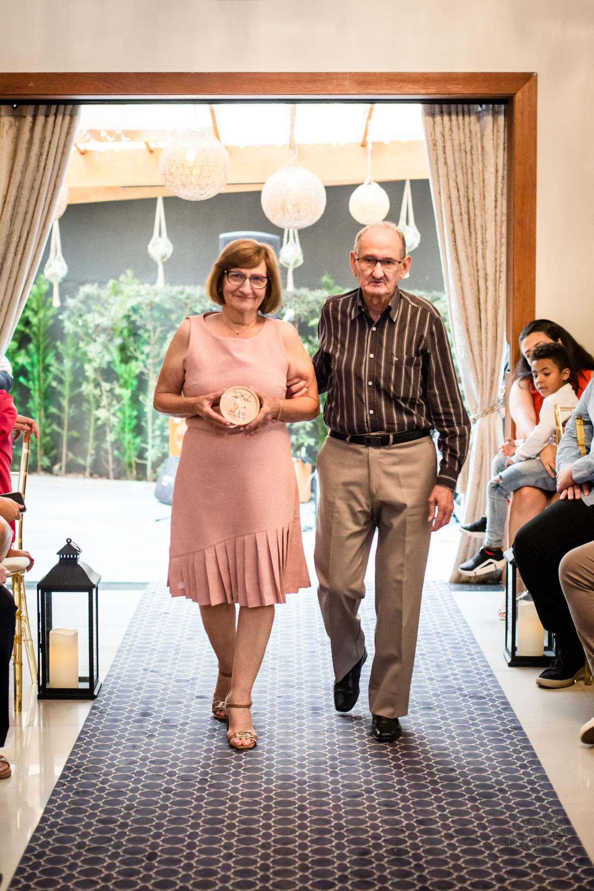 casamento, wedding, buffet, vestido de noiva, maquiagem, make, dia da noiva, noiva, noivo, roupa, madrinhas, mãe, padrinhos, festa, balada, banda, dj, decoração, iluminação, fotografia, fotografia autoral, foto de casamento, estúdio, retrato, ensaio, 