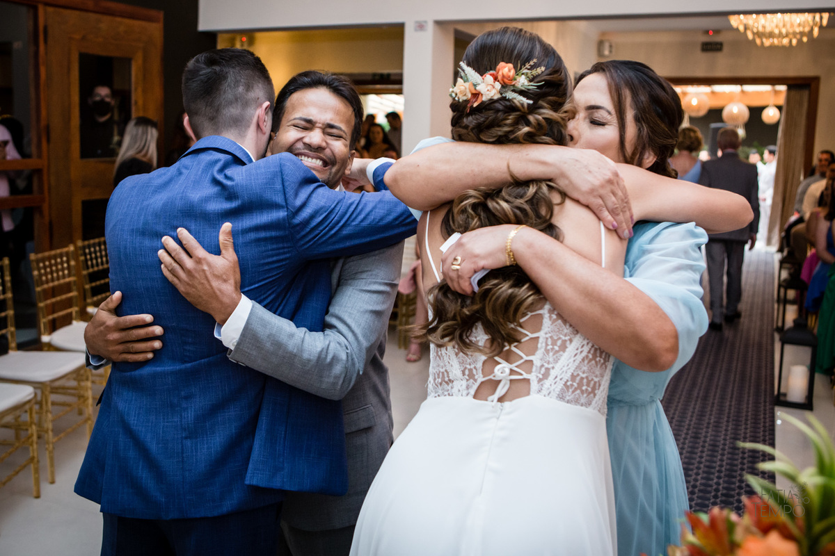 casamento, wedding, buffet, vestido de noiva, maquiagem, make, dia da noiva, noiva, noivo, roupa, madrinhas, mãe, padrinhos, festa, balada, banda, dj, decoração, iluminação, fotografia, fotografia autoral, foto de casamento, estúdio, retrato, ensaio, 
