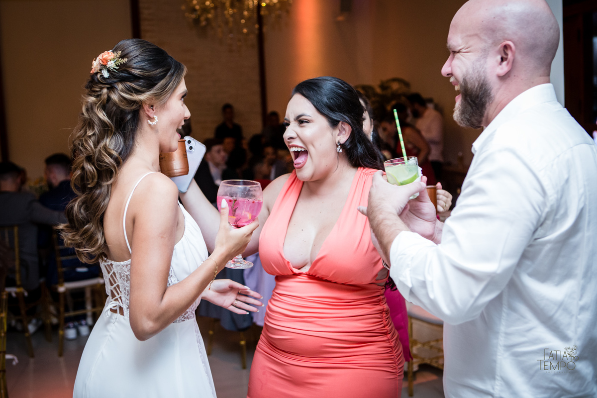 casamento, wedding, buffet, vestido de noiva, maquiagem, make, dia da noiva, noiva, noivo, roupa, madrinhas, mãe, padrinhos, festa, balada, banda, dj, decoração, iluminação, fotografia, fotografia autoral, foto de casamento, estúdio, retrato, ensaio, 