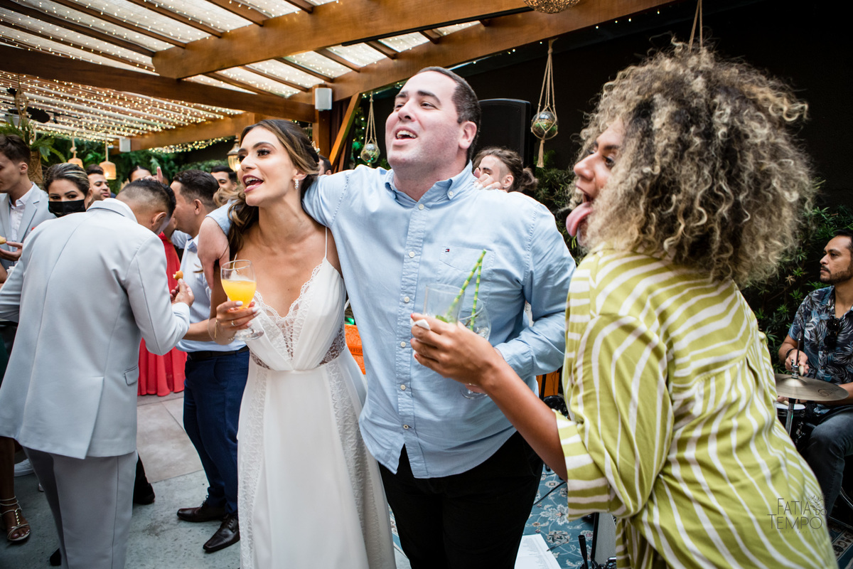 casamento, wedding, buffet, vestido de noiva, maquiagem, make, dia da noiva, noiva, noivo, roupa, madrinhas, mãe, padrinhos, festa, balada, banda, dj, decoração, iluminação, fotografia, fotografia autoral, foto de casamento, estúdio, retrato, ensaio, 