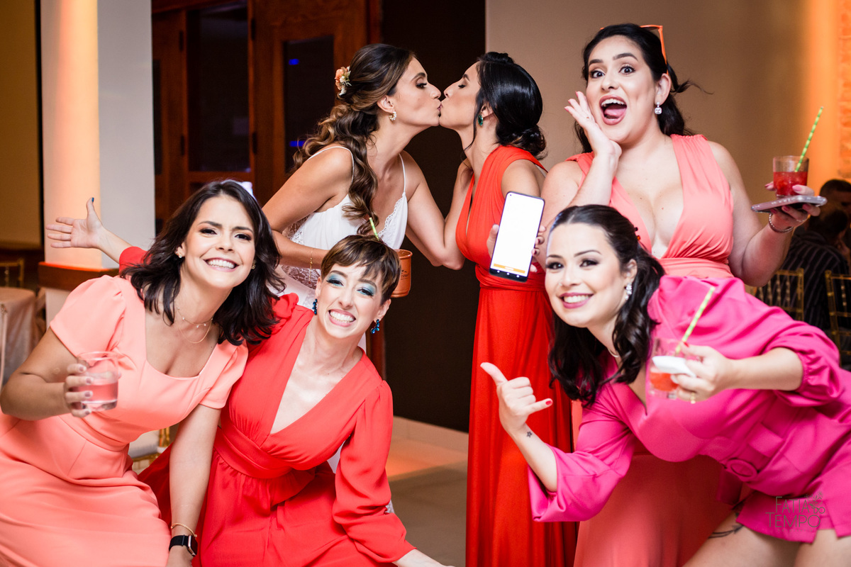 casamento, wedding, buffet, vestido de noiva, maquiagem, make, dia da noiva, noiva, noivo, roupa, madrinhas, mãe, padrinhos, festa, balada, banda, dj, decoração, iluminação, fotografia, fotografia autoral, foto de casamento, estúdio, retrato, ensaio, 