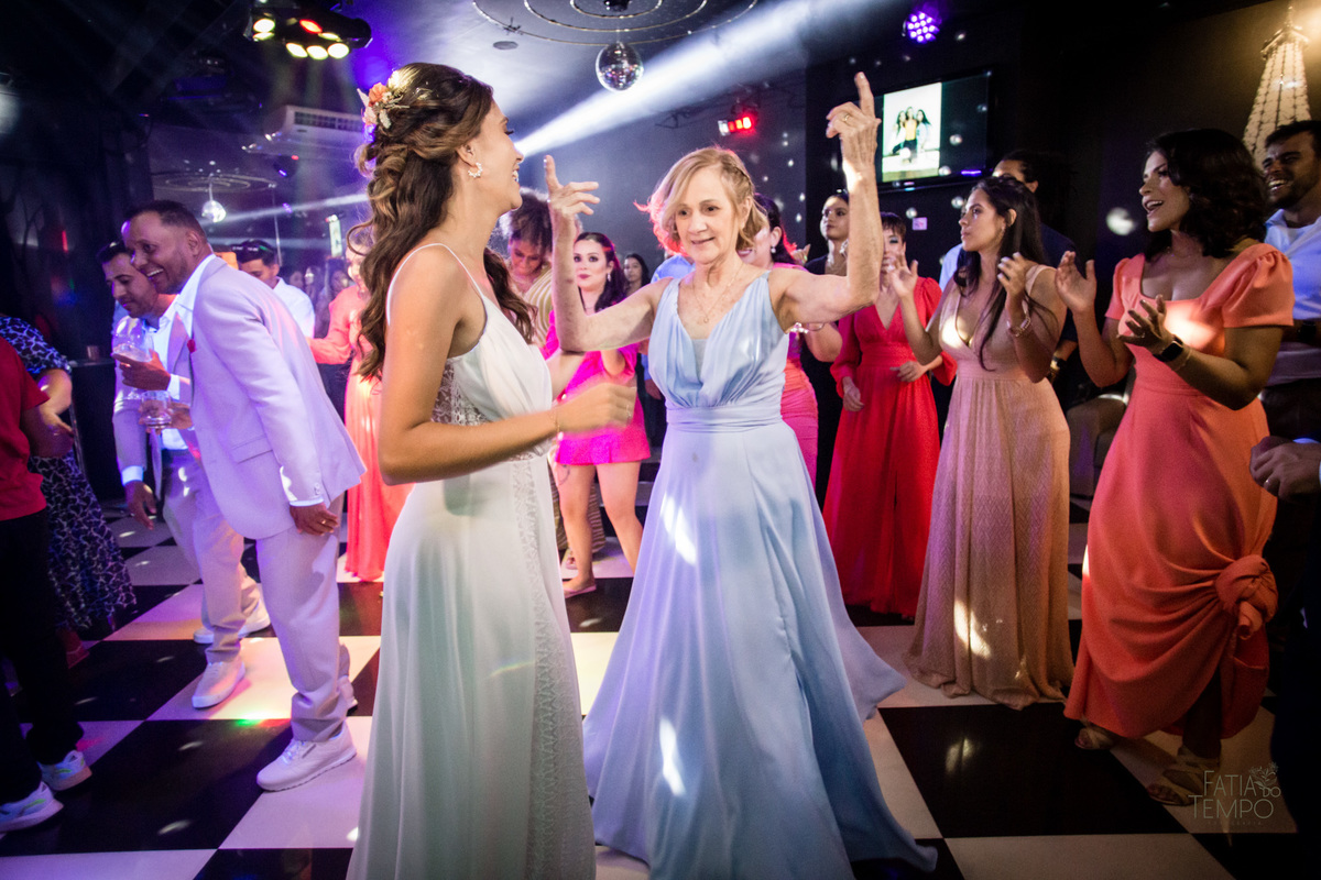 casamento, wedding, buffet, vestido de noiva, maquiagem, make, dia da noiva, noiva, noivo, roupa, madrinhas, mãe, padrinhos, festa, balada, banda, dj, decoração, iluminação, fotografia, fotografia autoral, foto de casamento, estúdio, retrato, ensaio, 