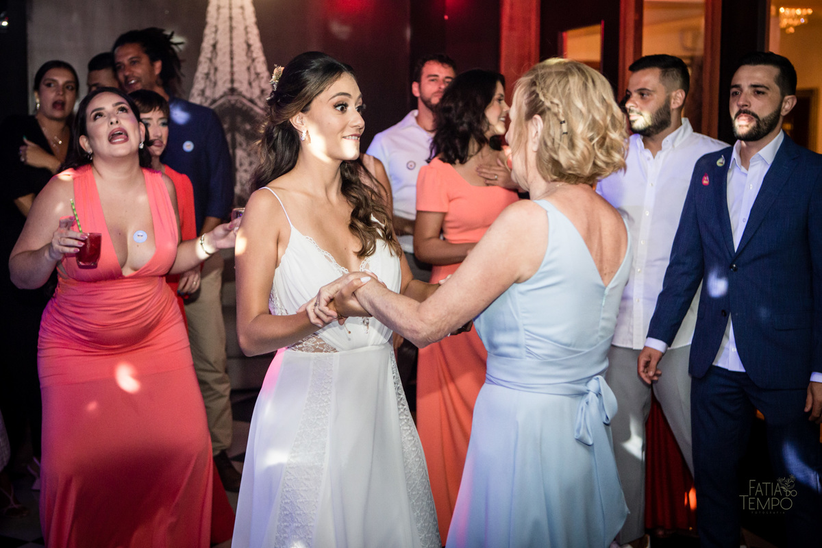 casamento, wedding, buffet, vestido de noiva, maquiagem, make, dia da noiva, noiva, noivo, roupa, madrinhas, mãe, padrinhos, festa, balada, banda, dj, decoração, iluminação, fotografia, fotografia autoral, foto de casamento, estúdio, retrato, ensaio, 