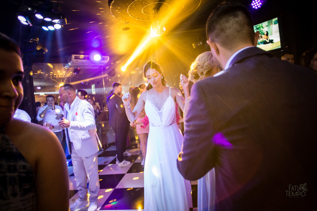 casamento, wedding, buffet, vestido de noiva, maquiagem, make, dia da noiva, noiva, noivo, roupa, madrinhas, mãe, padrinhos, festa, balada, banda, dj, decoração, iluminação, fotografia, fotografia autoral, foto de casamento, estúdio, retrato, ensaio, 