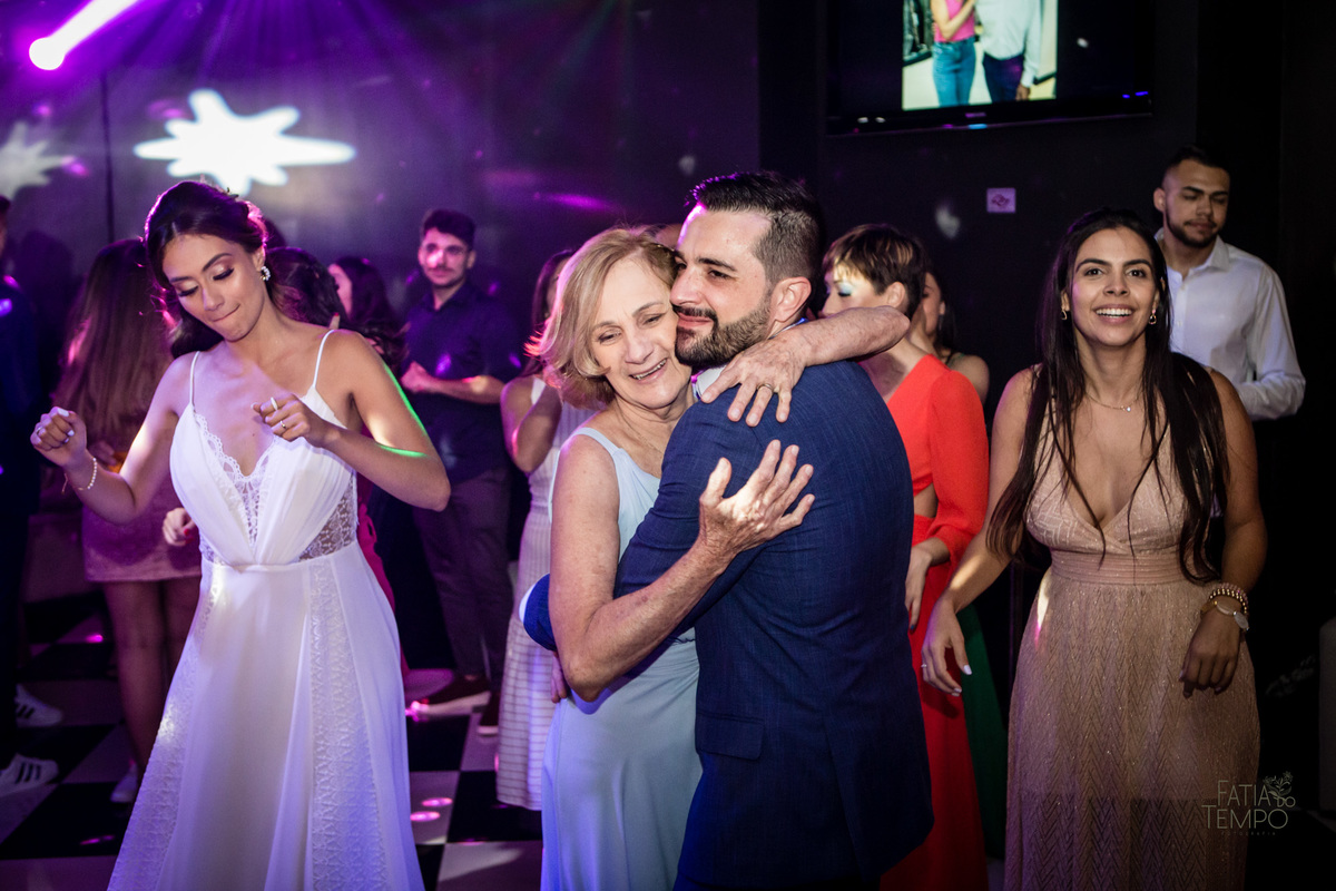 casamento, wedding, buffet, vestido de noiva, maquiagem, make, dia da noiva, noiva, noivo, roupa, madrinhas, mãe, padrinhos, festa, balada, banda, dj, decoração, iluminação, fotografia, fotografia autoral, foto de casamento, estúdio, retrato, ensaio, 