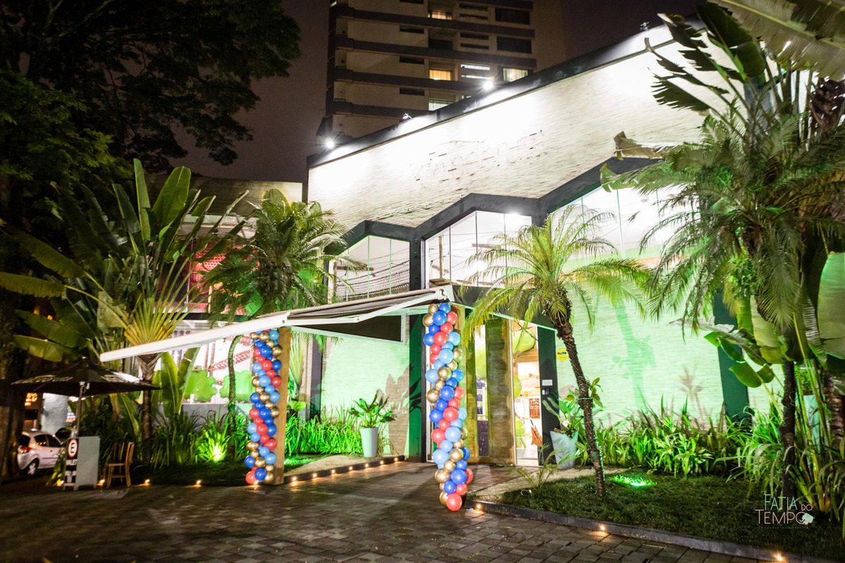 aniversario, criança, festa, buffet, decoração, fotografia, decoração, menina, menino, família, pai, mãe, São Paula, ABC Paulista, elegância, espontânea, tema, Branca de neve, brinquedo, brincadeiras, comida, cardápio, chopp, bebida, fatia do tempo, amor,