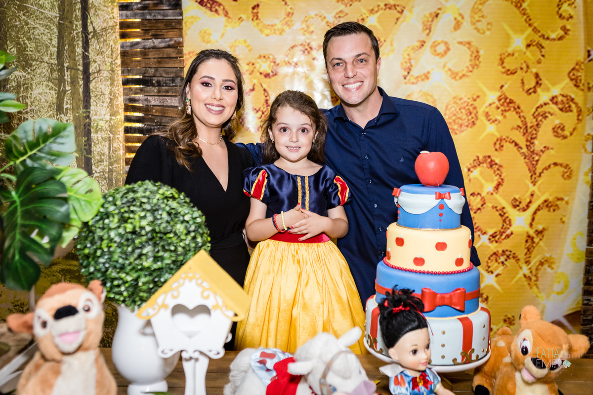 aniversario, criança, festa, buffet, decoração, fotografia, decoração, menina, menino, família, pai, mãe, São Paula, ABC Paulista, elegância, espontânea, tema, Branca de neve, brinquedo, brincadeiras, comida, cardápio, chopp, bebida, fatia do tempo, amor,