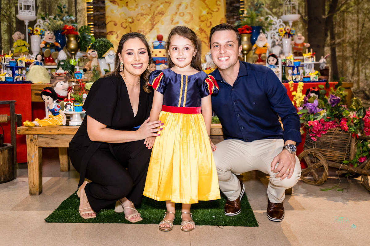 aniversario, criança, festa, buffet, decoração, fotografia, decoração, menina, menino, família, pai, mãe, São Paula, ABC Paulista, elegância, espontânea, tema, Branca de neve, brinquedo, brincadeiras, comida, cardápio, chopp, bebida, fatia do tempo, amor,