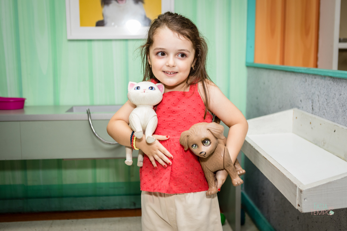 aniversario, criança, festa, buffet, decoração, fotografia, decoração, menina, menino, família, pai, mãe, São Paula, ABC Paulista, elegância, espontânea, tema, Branca de neve, brinquedo, brincadeiras, comida, cardápio, chopp, bebida, fatia do tempo, amor,