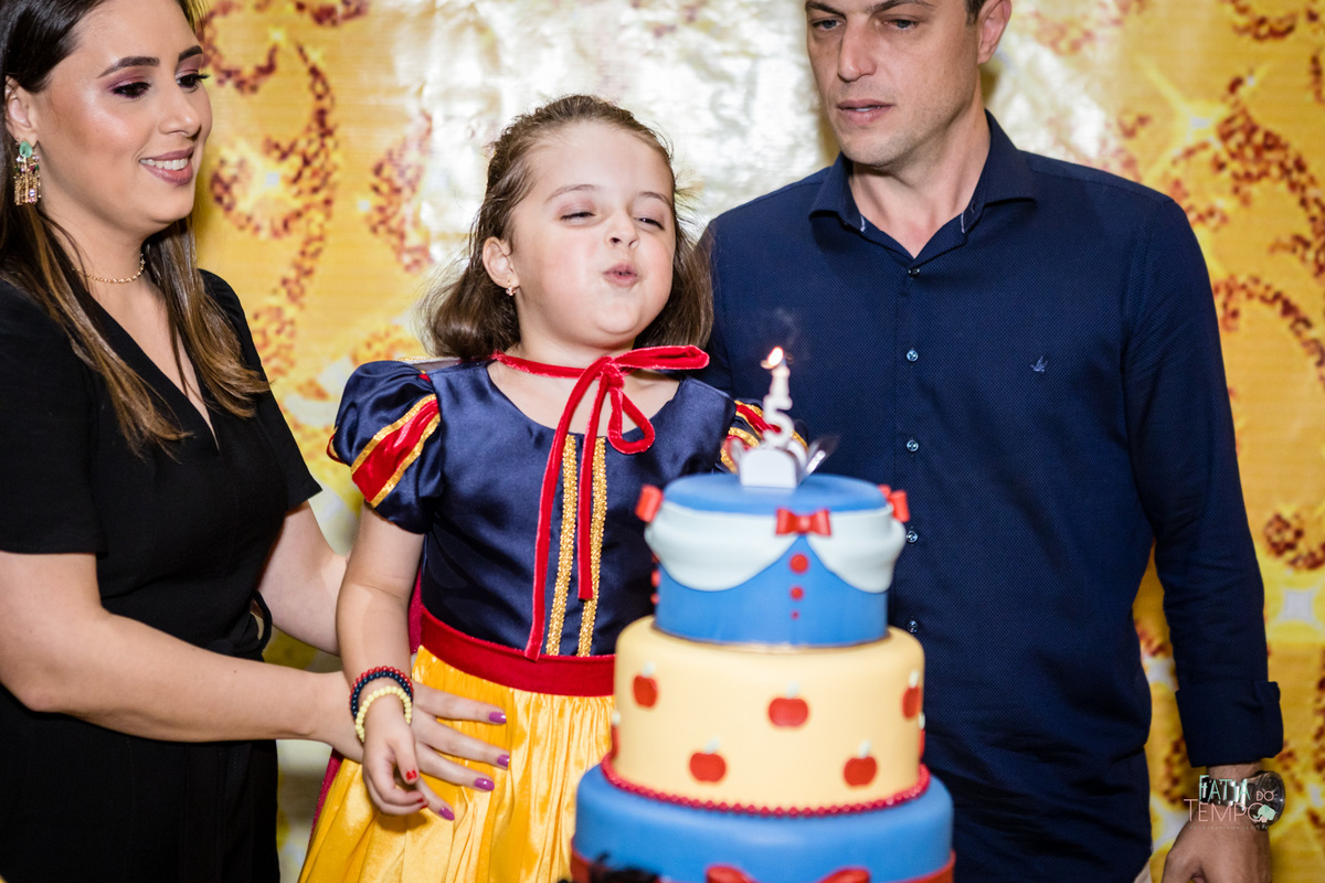 aniversario, criança, festa, buffet, decoração, fotografia, decoração, menina, menino, família, pai, mãe, São Paula, ABC Paulista, elegância, espontânea, tema, Branca de neve, brinquedo, brincadeiras, comida, cardápio, chopp, bebida, fatia do tempo, amor,