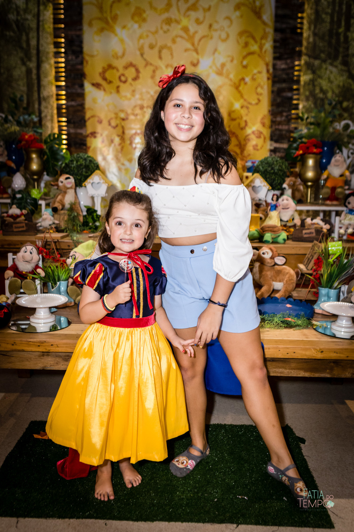 aniversario, criança, festa, buffet, decoração, fotografia, decoração, menina, menino, família, pai, mãe, São Paula, ABC Paulista, elegância, espontânea, tema, Branca de neve, brinquedo, brincadeiras, comida, cardápio, chopp, bebida, fatia do tempo, amor,