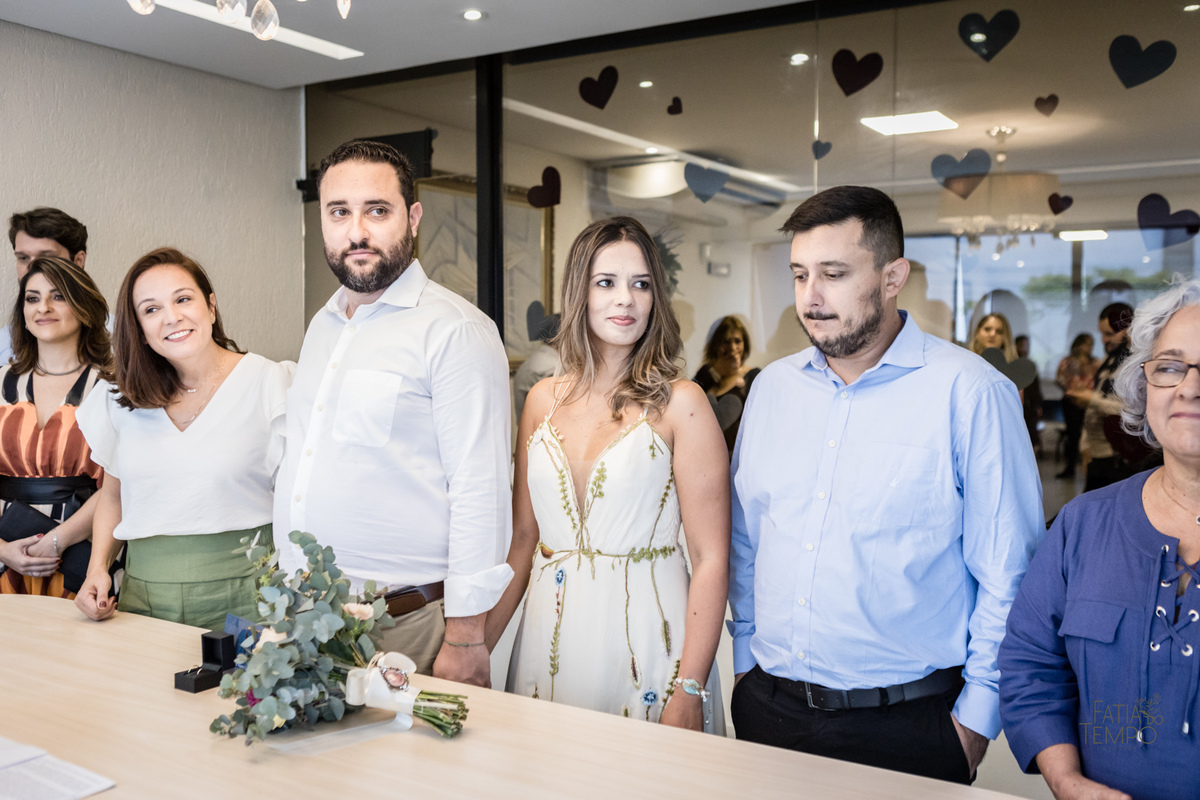 Mini wedding, casamento, foto de casamento, wedding, madrinhas, padrinhos, noivos, fotografia autoral, festa, cartório, casamento civil, vestido de noiva, buque, flores, maquiagem, make, cerimônia, baby beef jardim, restaurante, almoço, convite, carro, 