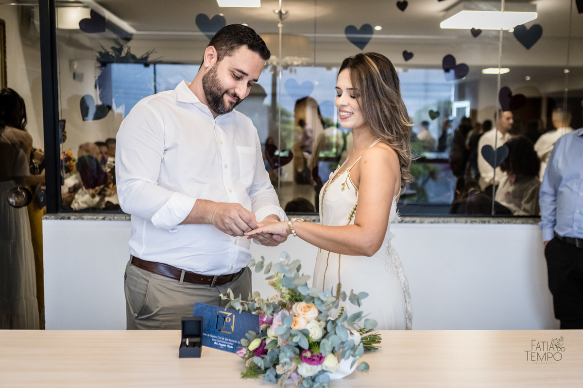 Mini wedding, casamento, foto de casamento, wedding, madrinhas, padrinhos, noivos, fotografia autoral, festa, cartório, casamento civil, vestido de noiva, buque, flores, maquiagem, make, cerimônia, baby beef jardim, restaurante, almoço, convite, carro, 