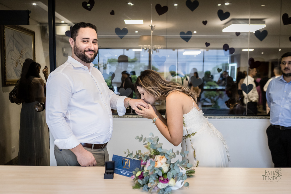 Mini wedding, casamento, foto de casamento, wedding, madrinhas, padrinhos, noivos, fotografia autoral, festa, cartório, casamento civil, vestido de noiva, buque, flores, maquiagem, make, cerimônia, baby beef jardim, restaurante, almoço, convite, carro, 